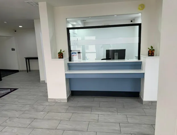 Lakeside Inn & Suites hotel detail image 3