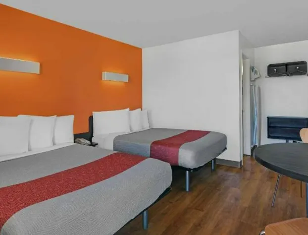 Super 8 By Wyndham San Jose hotel detail image 1