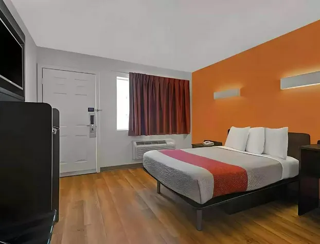 Super 8 By Wyndham San Jose hotel detail image 3