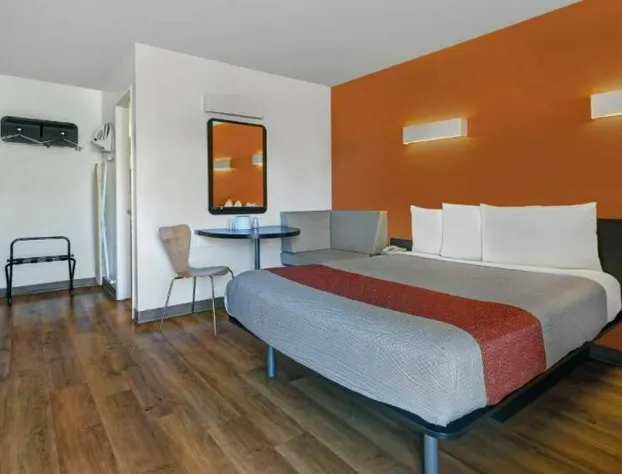 Super 8 By Wyndham San Jose hotel detail image 4