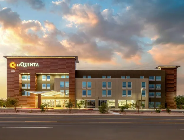 La Quinta Inn & Suites by Wyndham Phoenix West / Glendale hotel detail image 1