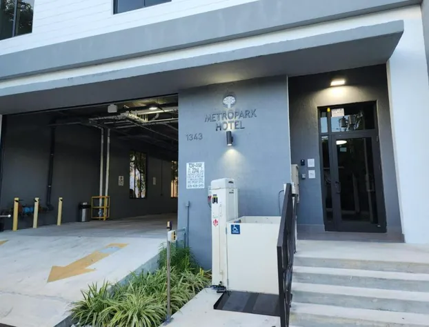 Metro Park Hotel hotel detail image 1