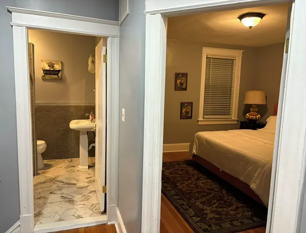 The Elegant Spring House Loft hotel detail image 3