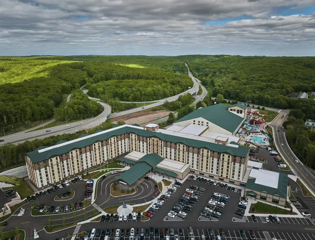 Great Wolf Lodge Mashantucket hotel detail image 1