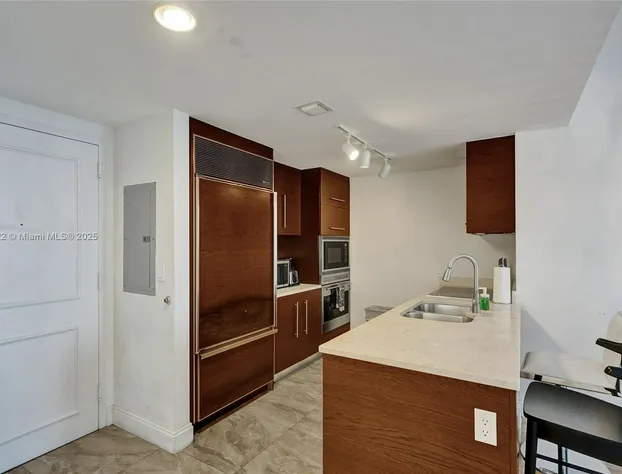 The Bay Suites - W Miami hotel detail image 3