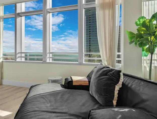 2-Story Brickell Penthouse Free Parking hotel detail image 2