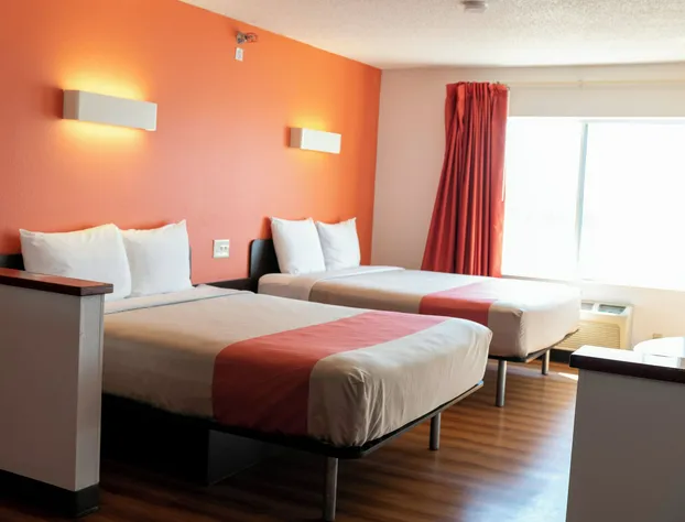 Lincoln Garden Inn hotel detail image 1