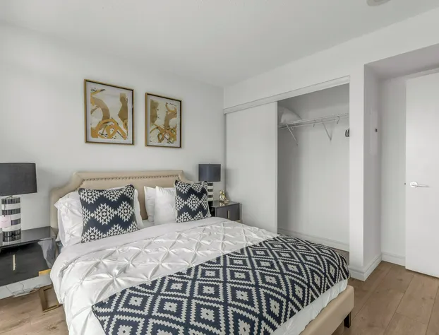 Toronto Harbour Suites hotel detail image 3