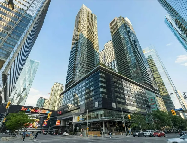 Maple Suites Toronto Downtown hotel detail image 3
