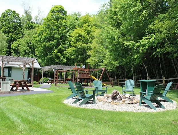 Adirondack Sunrise Motel and Cabins hotel detail image 3