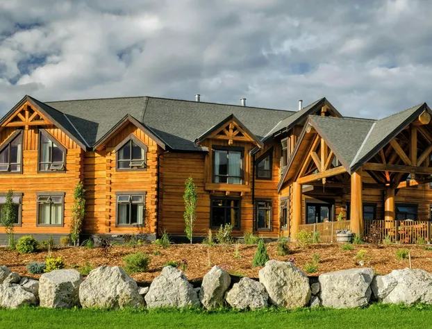 Lodge and Lantern hotel detail image 1