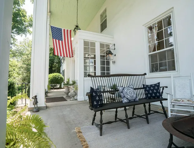 Historic General Lewis Inn hotel detail image 1