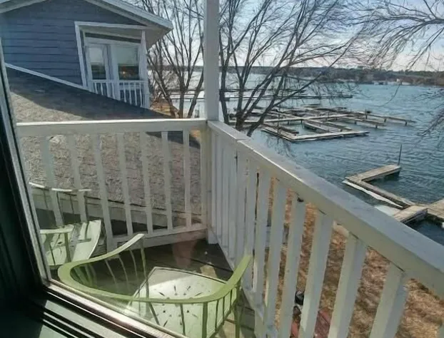 Snug Harbor Inn hotel detail image 1