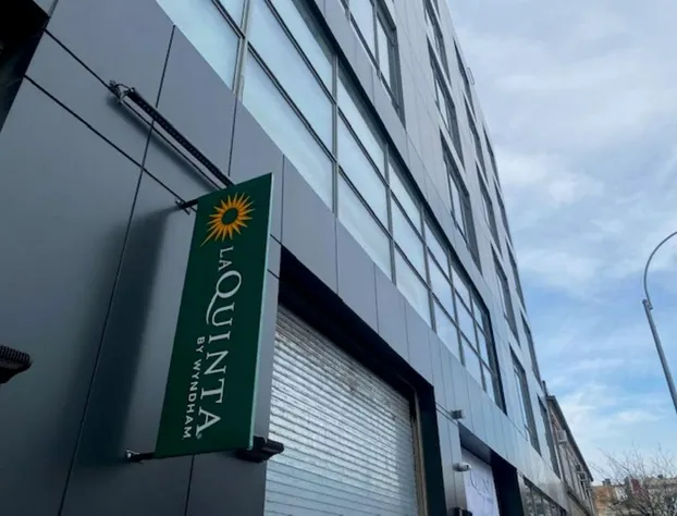 La Quinta Inn & Suites By Wyndham Jamaica Nyc/Jfk Airtrain hotel detail image 3