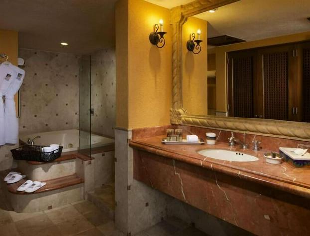 Beach Resort suites hotel detail image 4