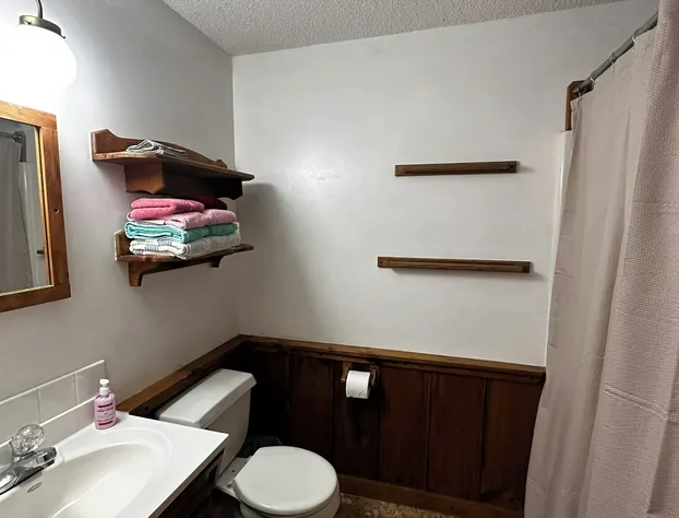 Three Bear Lodge hotel detail image 4