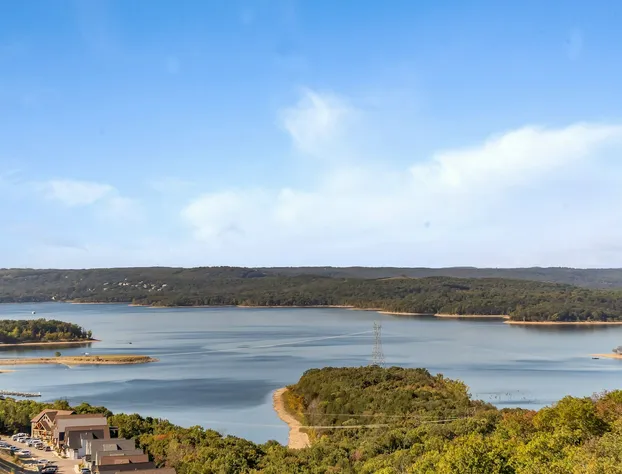 Chateau Royale 5 Bedroom Home by RedAwning hotel detail image 1