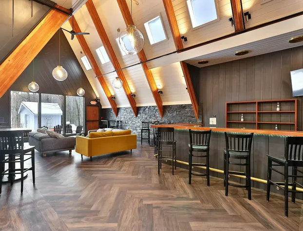 The Birch Ridge: Mission Room #4 - Queen Suite In Killington, Vermont 1 Bedroom Home hotel detail image 4