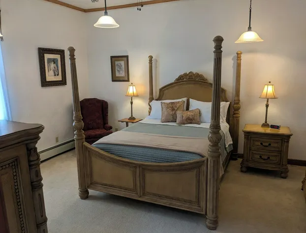 The Carriage House Inn Bed and Breakfast hotel detail image 1