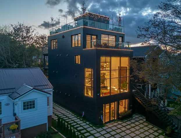 The Halifax Rooftop Home (Furnished) hotel detail image 2