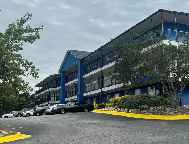 Live In Lodge Extended Stay hotel detail image 1