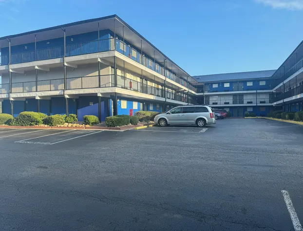 Live In Lodge Extended Stay hotel detail image 3