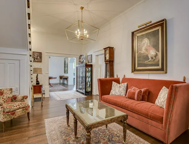 Burrell and Flynn's Farm hotel detail image 4