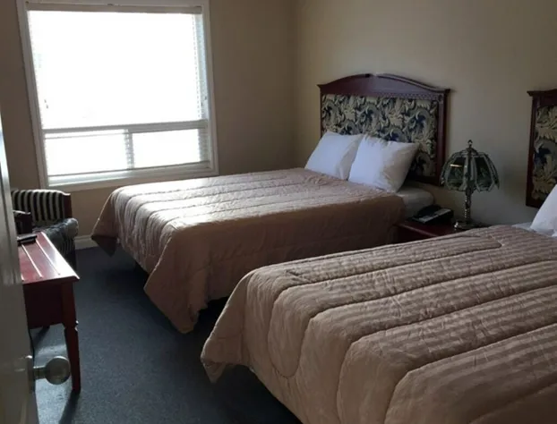 Tumbler ridge hotel and suite hotel detail image 4