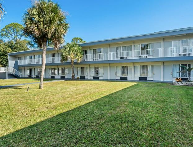 Suburban Studios Daytona Beach - Speedway hotel detail image 1