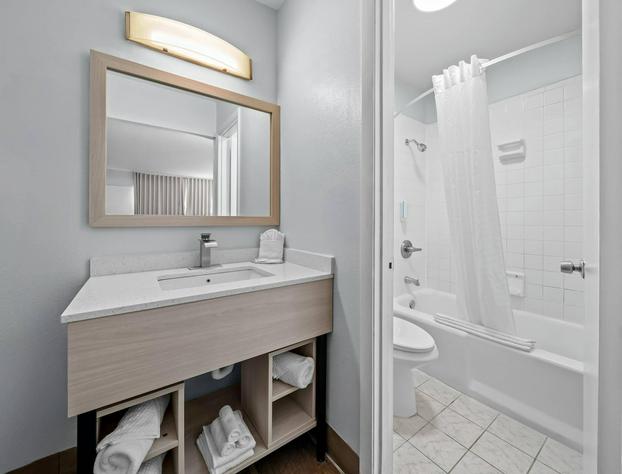 Suburban Studios Daytona Beach - Speedway hotel detail image 3