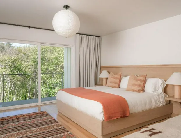 Mendocino Cove hotel detail image 2