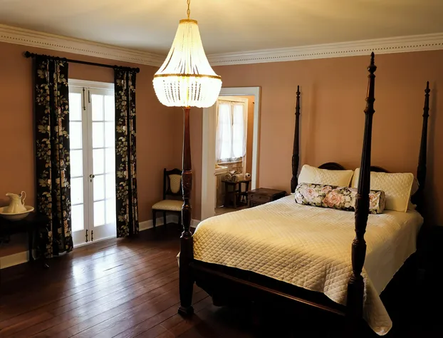 Ormond Manor hotel detail image 1