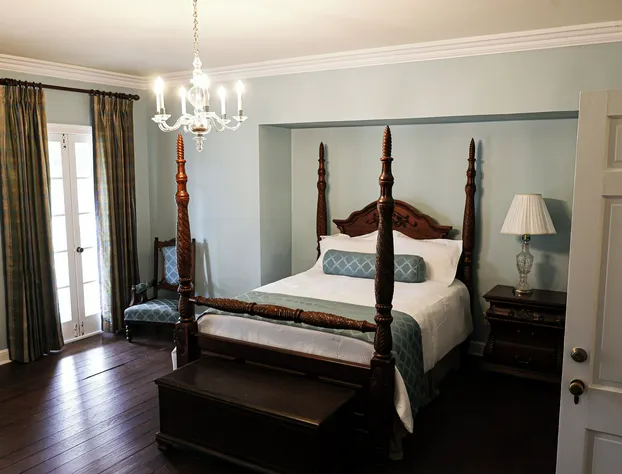 Ormond Manor hotel detail image 2