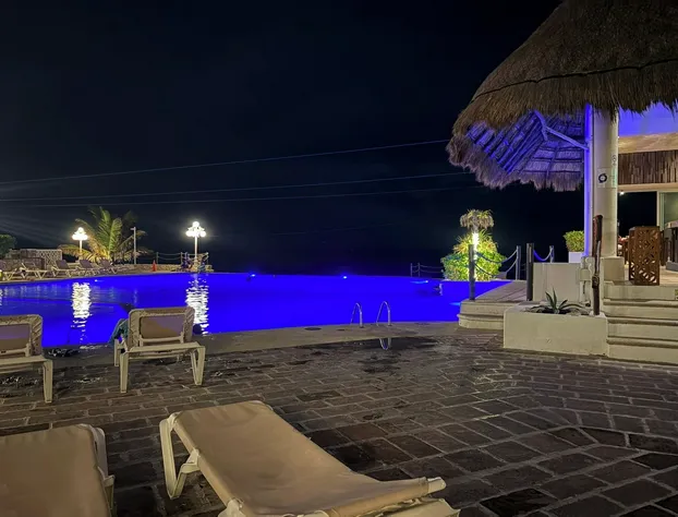 Cancun Plaza Condo Mexico hotel detail image 3