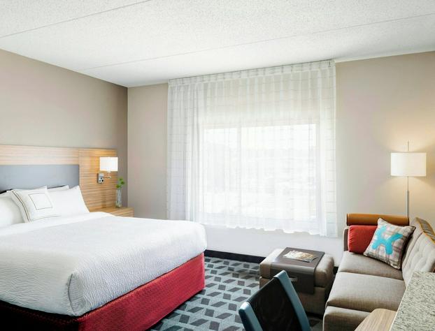 Towneplace Suites By Marriott Toledo Perrysburg hotel detail image 3