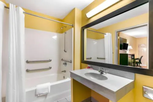 Econo Lodge Northport - Tuscaloosa hotel detail image 3