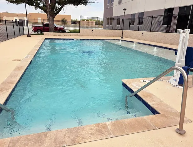 La Quinta Inn & Suites by Wyndham Eagle Pass hotel detail image 4