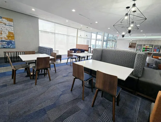 La Quinta Inn & Suites by Wyndham Eagle Pass hotel detail image 2