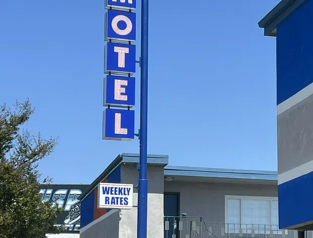 Cloud 9 Inn - El Cielo Inn hotel detail image 1