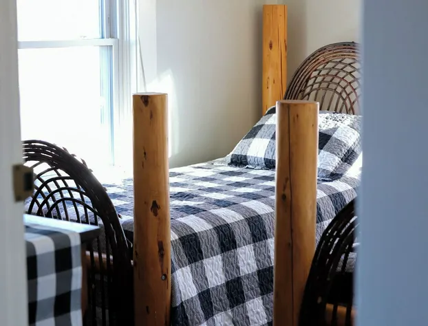 Fall River Hotel and Grazerz Restaurant hotel detail image 2