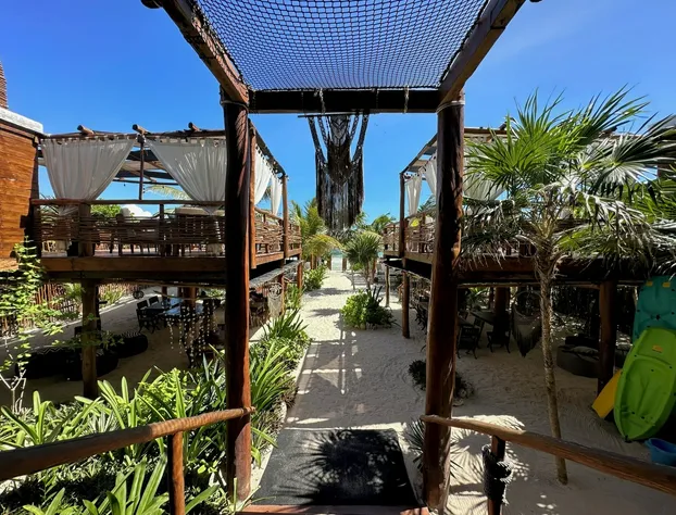 Casa Hayhu Beach hotel detail image 2