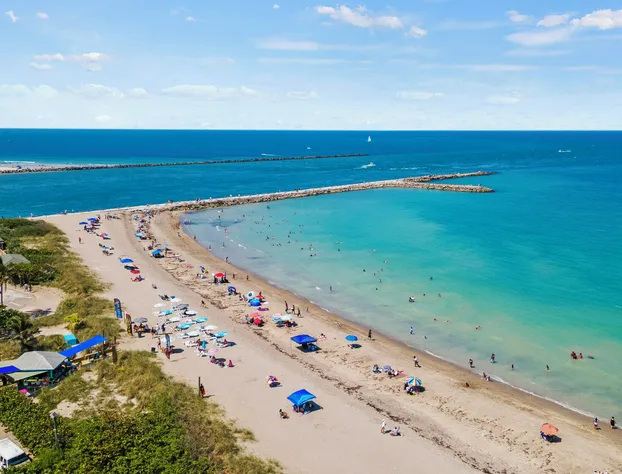 Oceanfront Inn Room #7 - Partial Ocean View - King Bed hotel detail image 4