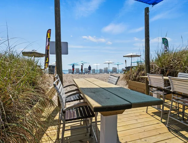 Oceanfront Inn Room #17- Ocean View Balcony, King Bed hotel detail image 3