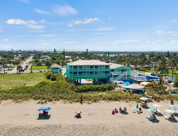Oceanfront Inn Room #11- Standard Room - King Bed hotel detail image 4