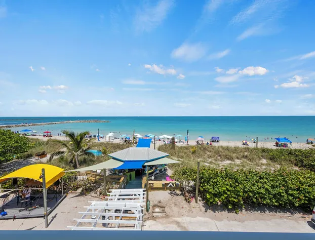 Oceanfront Inn Room #21- Ocean View Balcony, King Bed hotel detail image 3