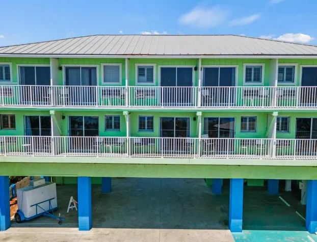 Oceanfront Inn Room #23 - Ocean View Balcony, King Bed hotel detail image 2