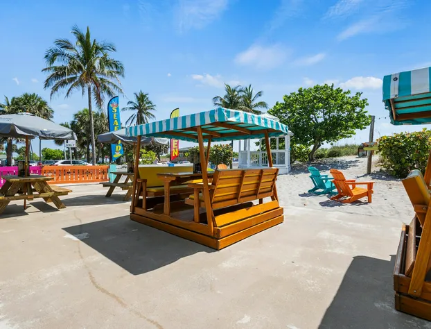 Oceanfront Inn Room #25- Ocean View Balcony, King Bed hotel detail image 3