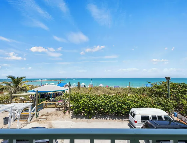 Oceanfront Inn Room #18- Ocean View Balcony, 2 Full Beds hotel detail image 4