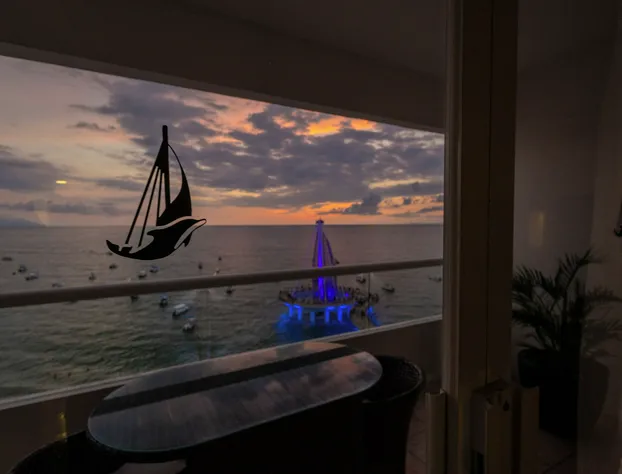 Pier 69 hotel detail image 1