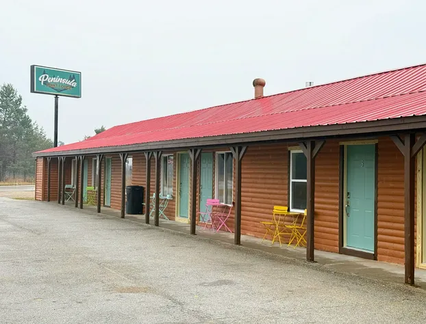Peninsula Point Lodge hotel detail image 1